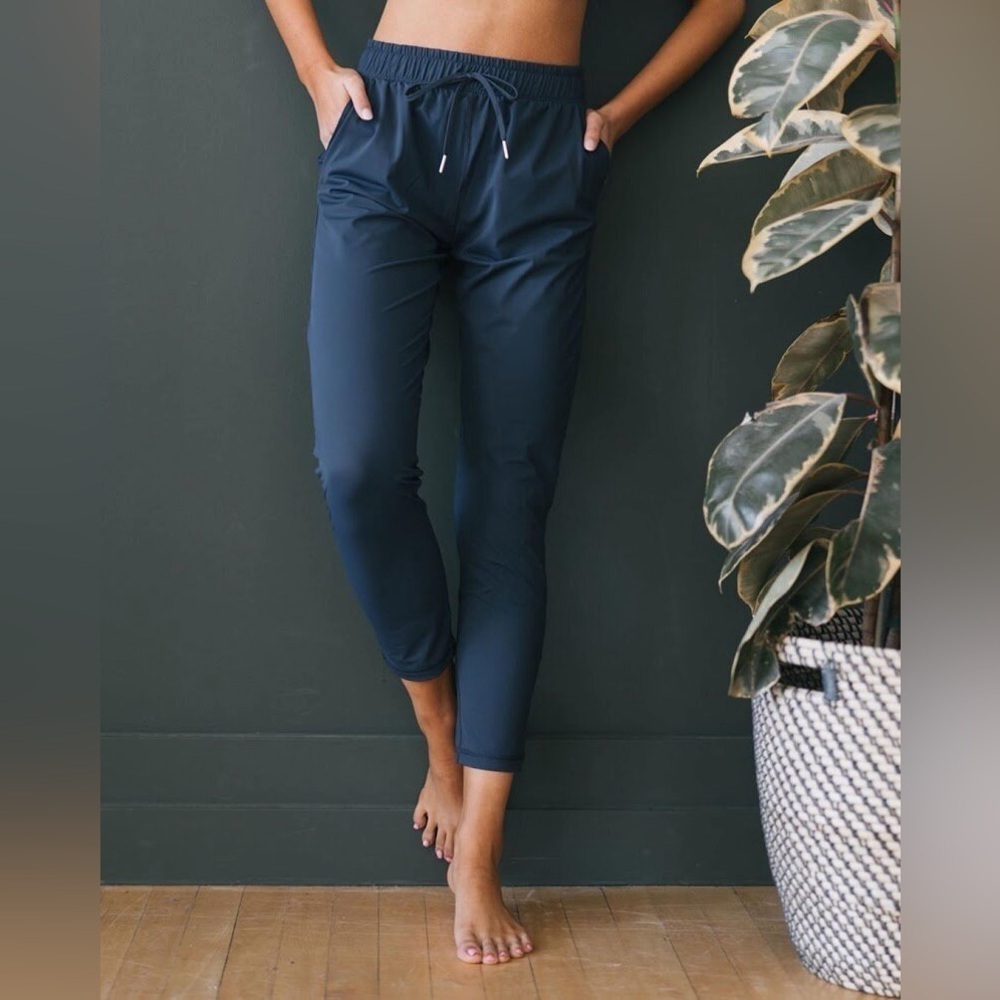 Zyia‎ Active Navy Everywhere Pants Small